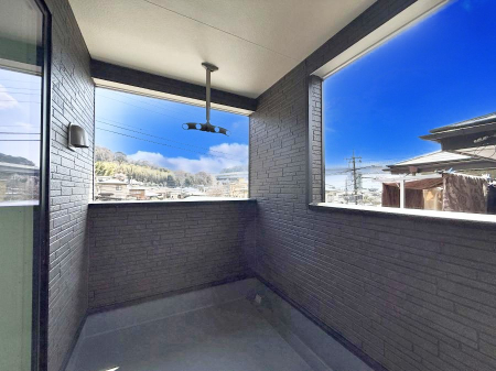 �o���R�j�[ ������ �G�߂̈ڂ낢����������J���I�ȋ�Ԃł�