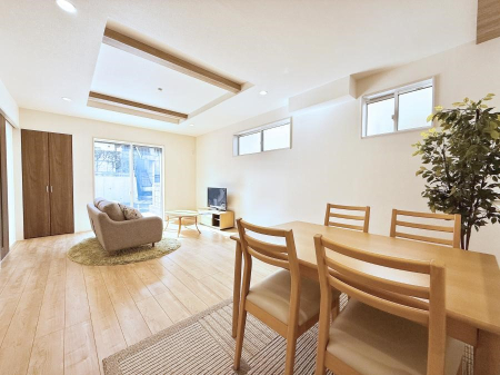 ���r���O ���������S�n�̂����A���z�̃��r���O