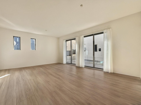 ���r���O ���������났�ƏΊ炪�W�܂�A�S���܂郊�r���O