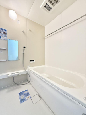 ���� �����������������F�����̕ǖʁA������芰����o�X���[��