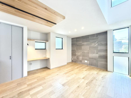 ���r���O ���������S�n�̂����A���z�̃��r���O