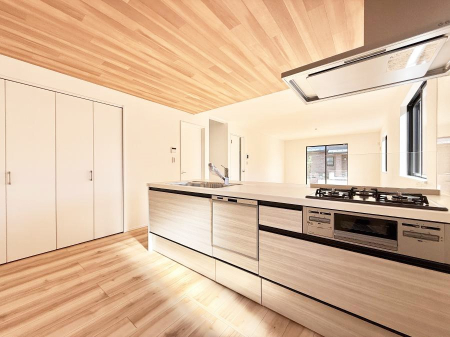 �L�b�`�� �������Ƒ��ƂȂ���A�R�~���j�P�[�V�����̏�