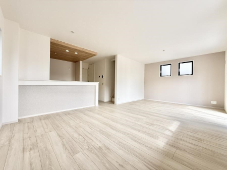 ���r���O ���������S�n�̂����A���z�̃��r���O