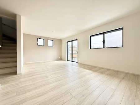 ���r���O ���������났�ƏΊ炪�W�܂�A�S���܂郊�r���O