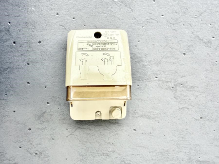 ���̑����� �ݔ������O�ɓd���R���Z���g������΁A�������@�ő���O�ǂ�|������ȂǕ֗��ł��B