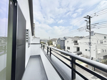 �o���R�j�[ ������ �G�߂̈ڂ낢����������J���I�ȋ�Ԃł�