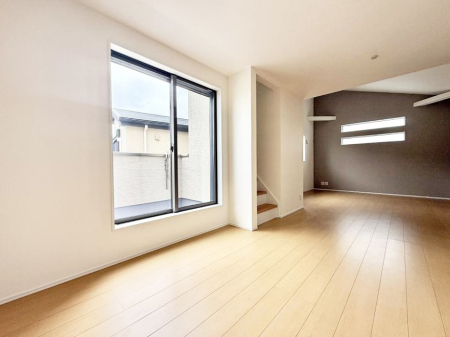 ���r���O ���������S�n�̂����A���z�̃��r���O