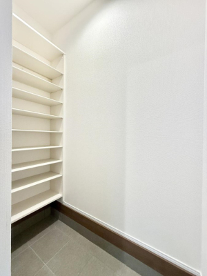 ���[ ����