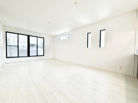 ���r���O ���������S�n�̂����A���z�̃��r���O