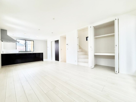 ���r���O ���������R�Ɖ�b�����܂��A�S�n�悢�ЂƂƂ�