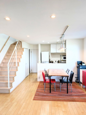 ���r���O ���������R�Ɖ�b�����܂��A�S�n�悢�ЂƂƂ�