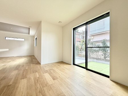 ���r���O �����������������Ɠ��ʂɂ���A�e���̋��