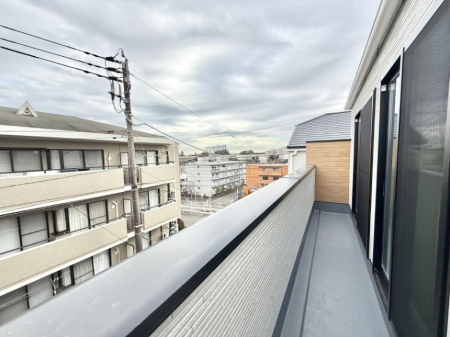 �o���R�j�[ ������ �G�߂̈ڂ낢����������J���I�ȋ�Ԃł�