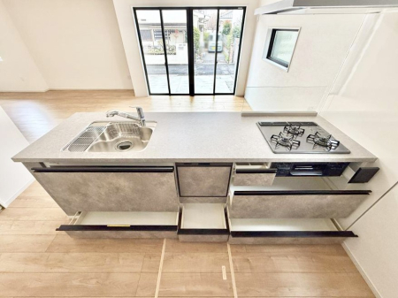 �L�b�`�� �����������������Ԃ����܂��A�Ί炠�ӂ��L�b�`��