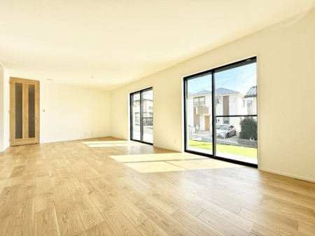 ���r���O ���������S�n�̂����A���z�̃��r���O