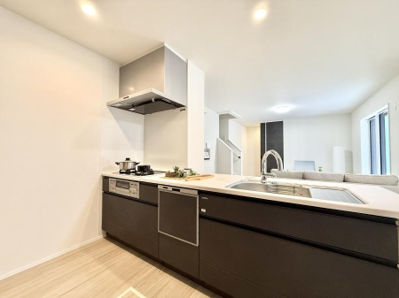 �L�b�`�� ���������y���݂ƐH�ׂ�K����͂���L�b�`��