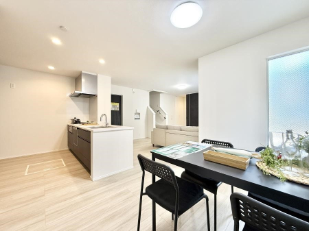 ���r���O ���������R�Ɖ�b�����܂��A�S�n�悢�ЂƂƂ�