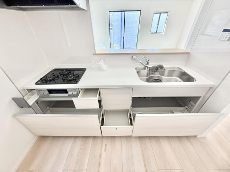 �L�b�`�� �����������������Ԃ����܂��A�Ί炠�ӂ��L�b�`��