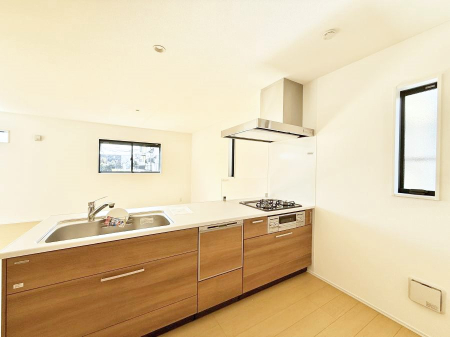 �L�b�`�� �����������������Ԃ����܂��A�Ί炠�ӂ��L�b�`��