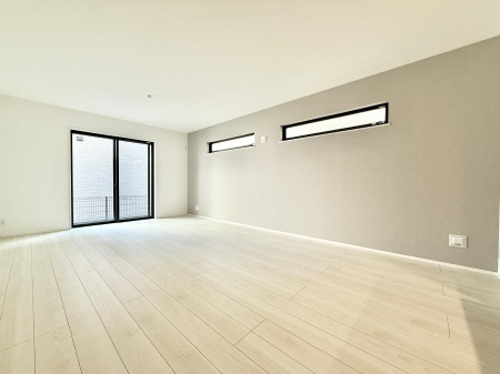 ���r���O ���������S�n�̂����A���z�̃��r���O