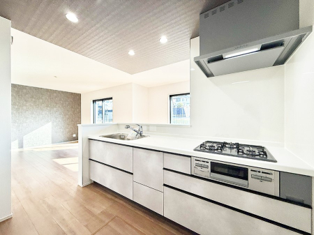 �L�b�`�� �����������������Ԃ����܂��A�Ί炠�ӂ��L�b�`��