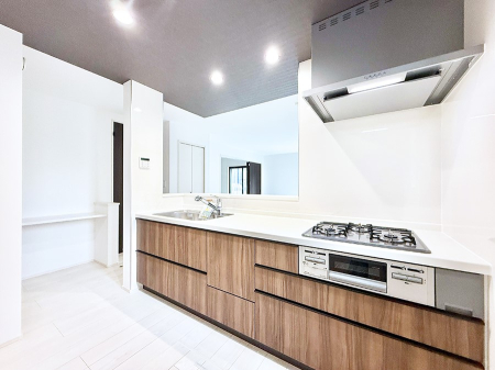 �L�b�`�� �������Ƒ����J��[�߂�A������̂���L�b�`��