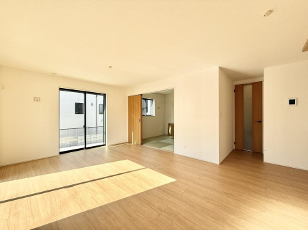 ���r���O ���������났�ƏΊ炪�W�܂�A�S���܂郊�r���O