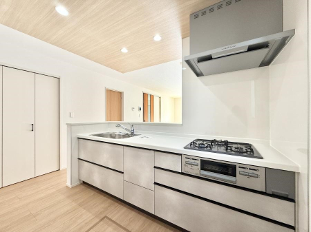 �L�b�`�� �������V���v���Ŕ������S�n�悢���Ԃ𐶂ރL�b�`�����