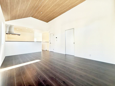 ���r���O ����