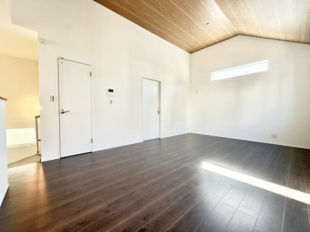 ���r���O ����