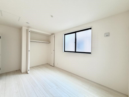 �Q�� ����