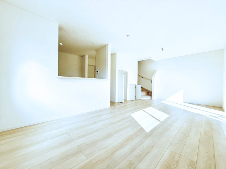 ���r���O ���������S�n�̂����A���z�̃��r���O