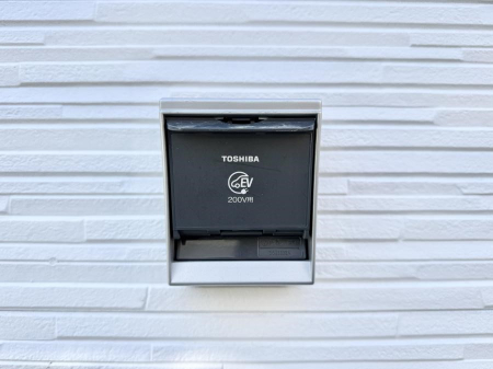 ���̑����� �ݔ�������ŊȒP�ɏ[�d�ł��A�G�R�ȃJ�[���C�t���T�|�[�g