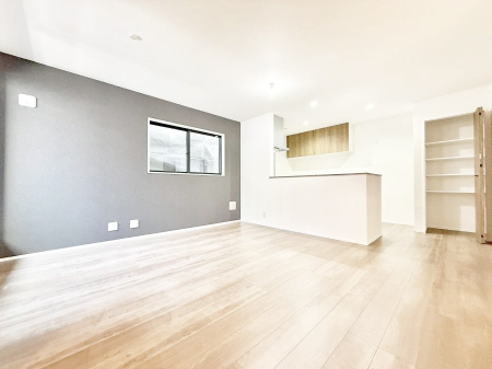 ���r���O ���������S�n�̂����A���z�̃��r���O