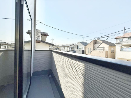 �o���R�j�[ ������ �G�߂̈ڂ낢����������J���I�ȋ�Ԃł�