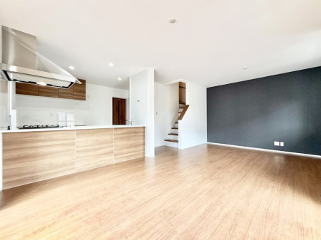 ���r���O ���������R�Ɖ�b�����܂��A�S�n�悢�ЂƂƂ�