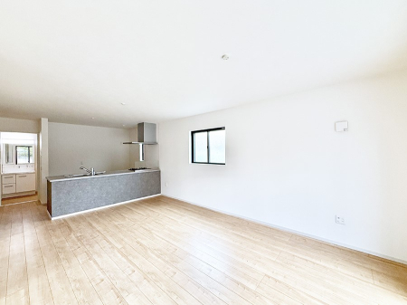 ���r���O ����