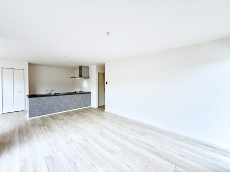 ���r���O ����