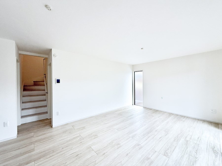 ���r���O ����