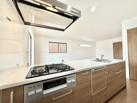 �L�b�`�� �����������������Ԃ����܂��A�Ί炠�ӂ��L�b�`��