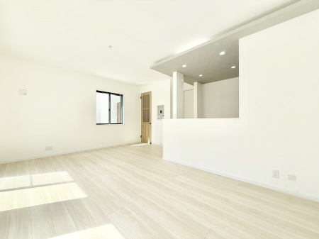 ���r���O ���������S�n�̂����A���z�̃��r���O