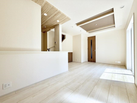 ���r���O ���������S�n�̂����A���z�̃��r���O