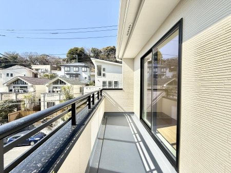 �o���R�j�[ ������ �G�߂̈ڂ낢����������J���I�ȋ�Ԃł�