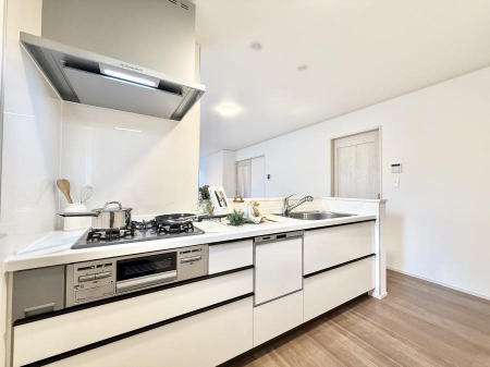 �L�b�`�� �������Ƒ����J��[�߂�A������̂���L�b�`��