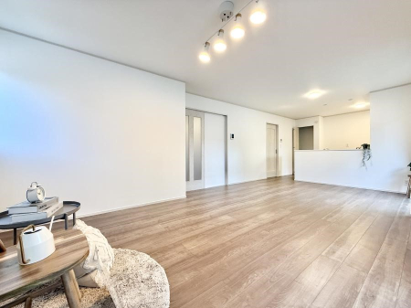 ���r���O ���������R�Ɖ�b�����܂��A�S�n�悢�ЂƂƂ�