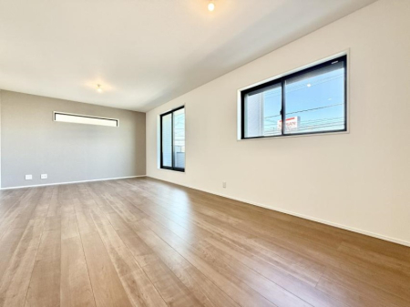 ���r���O ����