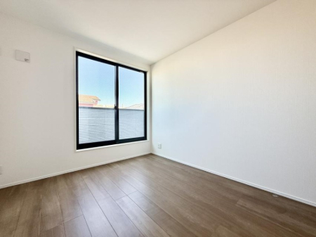 �Q�� ����