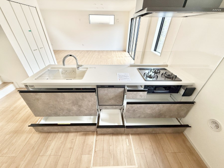 �L�b�`�� �����������������Ԃ����܂��A�Ί炠�ӂ��L�b�`��