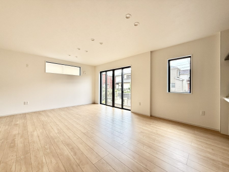 ���r���O ���������S�n�̂����A���z�̃��r���O