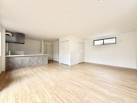 ���r���O ���������R�Ɖ�b�����܂��A�S�n�悢�ЂƂƂ�